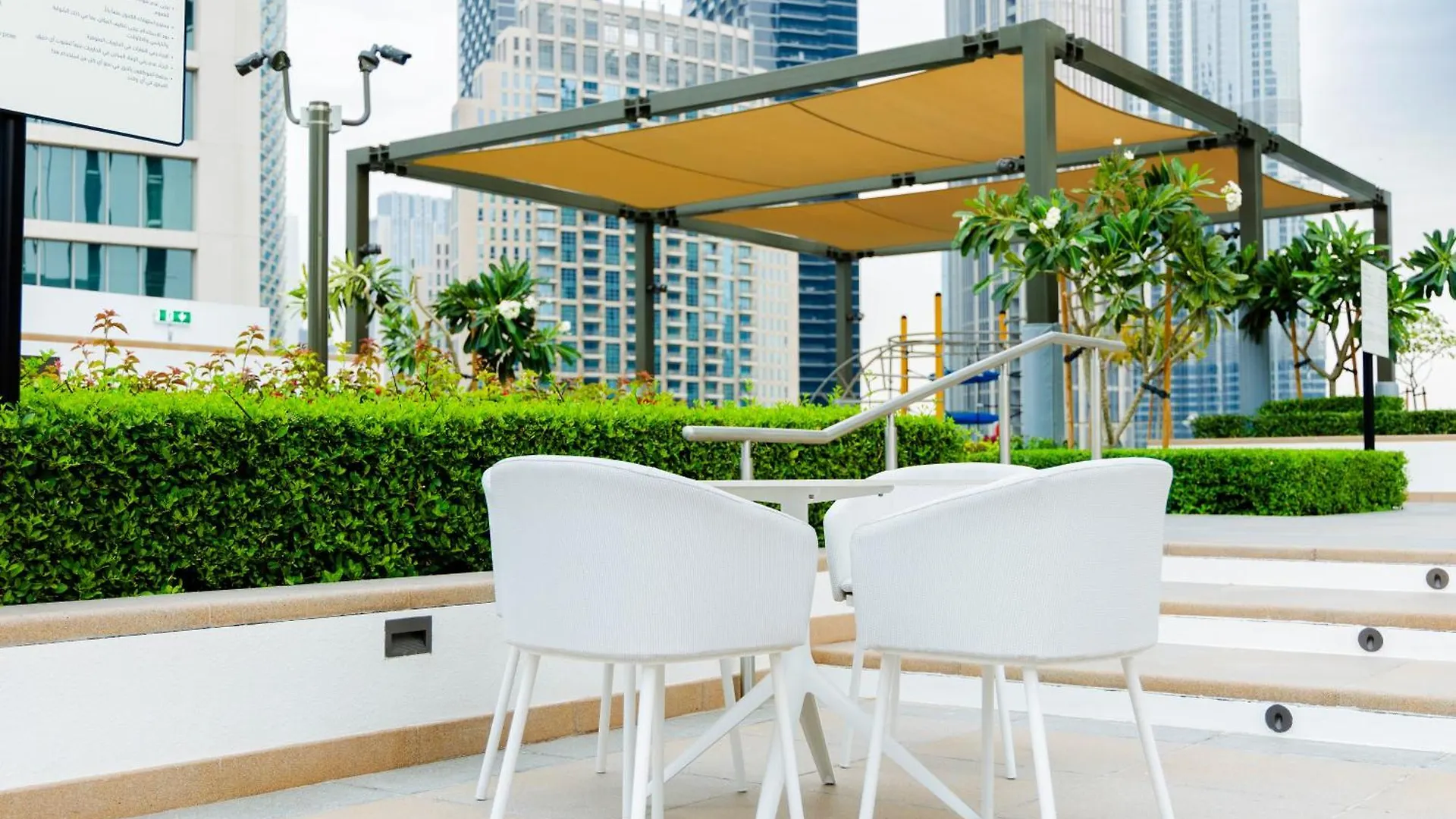 Burj Crown - First Class Boulevard View, 9 Min Walk Dubai Mall Apartment