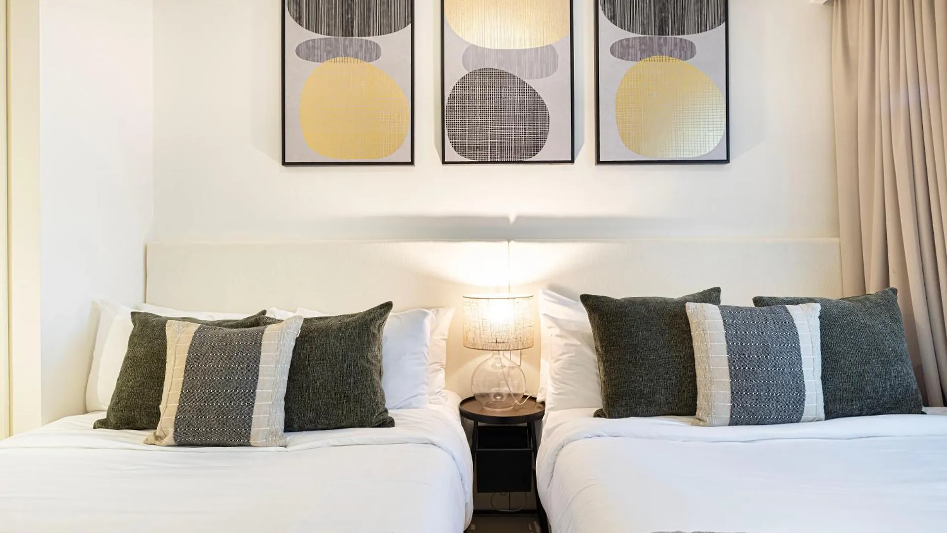 Burj Crown - First Class Boulevard View, 9 Min Walk Dubai Mall 0*,  United Arab Emirates